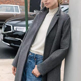 Collar solid color long sleeved jacket