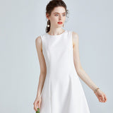 Sleeveless white dress suspender skirt